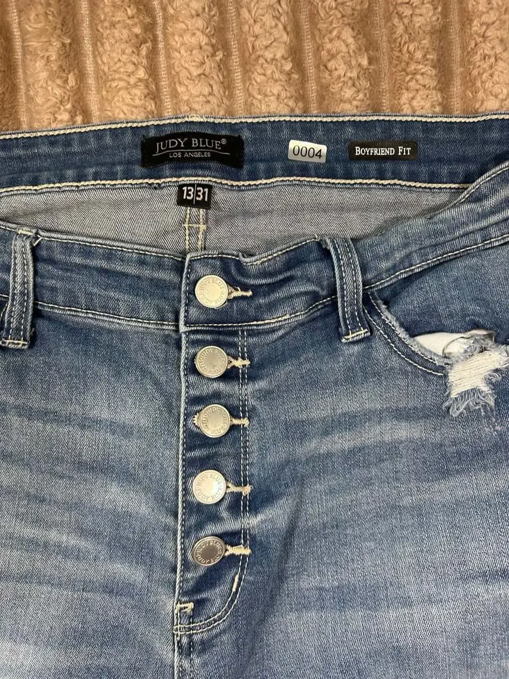 0004.) Judy Blue High Rise Button Fly Distressed Boyfriend Fit Jeans 13/31